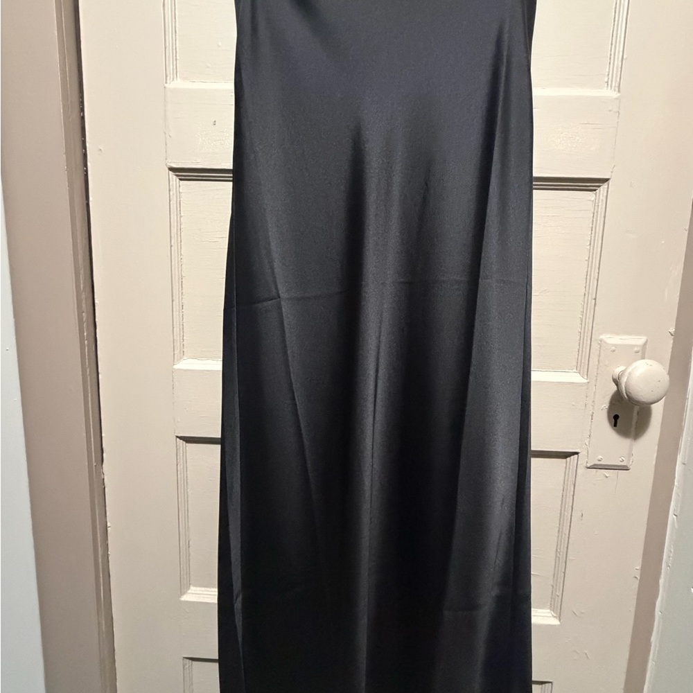 Classic Black Skirt - Sleek Everyday Style